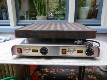 Neumarker poffertjesplaat 100 dops perfecte staat 2x230 volt beschikbaar voor biedingen