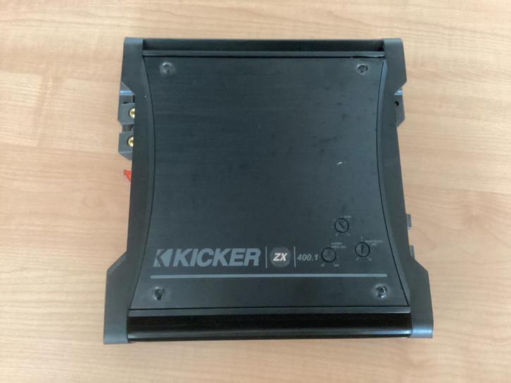 Kicker versteker 400 watt en subwoofer 50 / 200 hz, Auto diversen, Autospeakers, Gebruikt, Ophalen of Verzenden