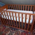 Baby-, kleuterbedje, in hoogte verstelbaar. Hardhout., Ophalen, Zo goed als nieuw, Ledikant
