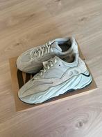 Yeezy 700 v2 salt maat 37 1/3, Adidas, Nieuw, Ophalen of Verzenden, Sneakers of Gympen