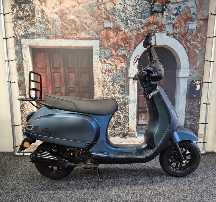 Santini Capri - Bromscooter - 2025 - 883km, Fietsen en Brommers, Scooters | Overige merken, Nieuw, Maximaal 45 km/u, Benzine, Ophalen