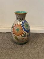 Aardewerken vaas met diverse bloemen, Zuid Holland Gouda, Ophalen