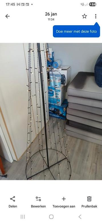 Metalen kerstboom met led beschikbaar voor biedingen