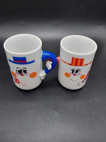 2 grappige vintage Mr & Mrs mokken beschikbaar voor biedingen