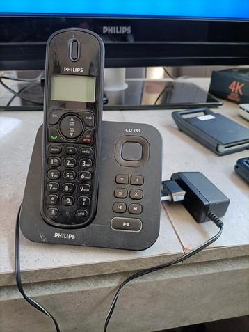 Vaste telefoon werkt perfect alleen nieuwe bat terijen nodig beschikbaar voor biedingen