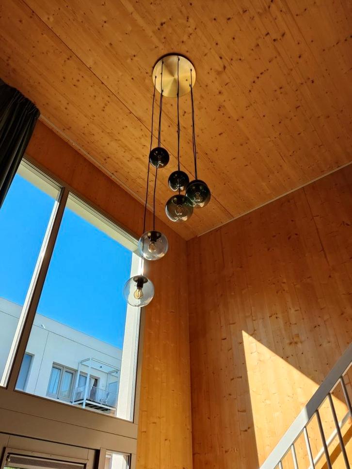 Eyecatcher hanglamp voor in een hoge ruimte, Huis en Inrichting, Lampen | Hanglampen, Zo goed als nieuw, 75 cm of meer, Glas, Ophalen