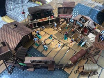 Vintage  houten cowboy stad beschikbaar voor biedingen