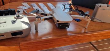 Dji mini fly more combo met veel extras beschikbaar voor biedingen