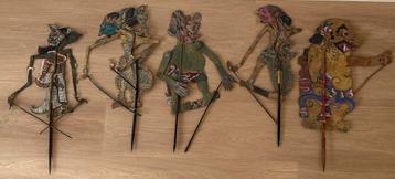 5 antieken wayang poppen beschikbaar voor biedingen