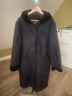 Maura met bont gevoerde suede jas mt 44, Ophalen of Verzenden, Zo goed als nieuw, Maat 42/44 (L), Zwart