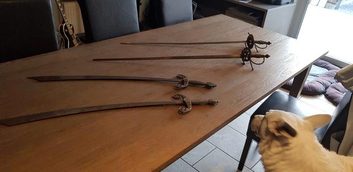 antieke sabels en zwaarden 4 stuks, Antiek en Kunst, Antiek | Gereedschap en Instrumenten, Ophalen