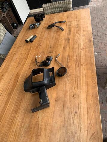Tomos onderdelen beschikbaar voor biedingen