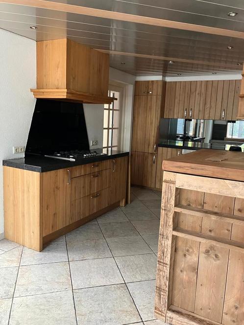 Complete houten keuken te koop in Rhenen, Huis en Inrichting, Keuken | Complete keukens, Gebruikt, Graniet of Steen, Ophalen