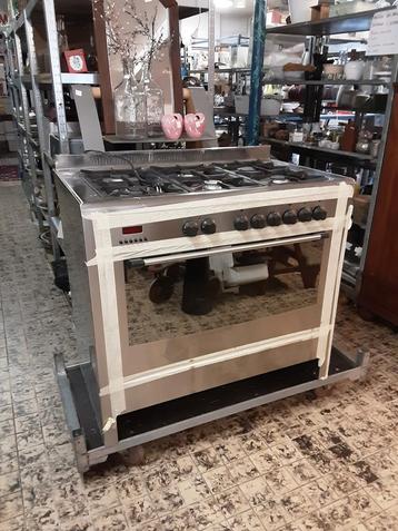 Vrijstaand Gasfornuis met Oven beschikbaar voor biedingen