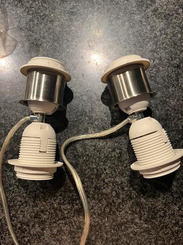 Twee dubbele lamphouders beschikbaar voor biedingen