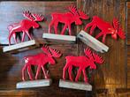 Eland | rood | metaal op houten plateau |15,5 - 13,5 cm, Ophalen of Verzenden, Nieuw