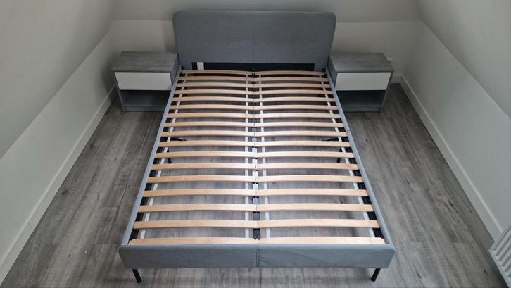 IKEA Slattum Bed 140x200 met Valevåg Matras, Huis en Inrichting, Slaapkamer | Bedden, Zo goed als nieuw, Tweepersoons, 140 cm