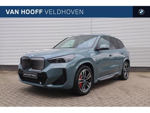 BMW iX1 eDrive20 High Executive M Sport / Panoramadak / Trek, Auto's, BMW, Bedrijf, Te koop, iX1, Adaptive Cruise Control, Alarm