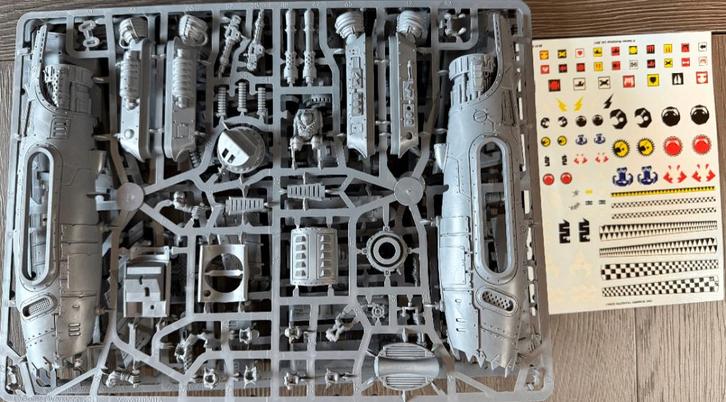 Warhammer 40K Ork Dakkajet, Hobby en Vrije tijd, Wargaming, Zo goed als nieuw, Warhammer, Ophalen of Verzenden