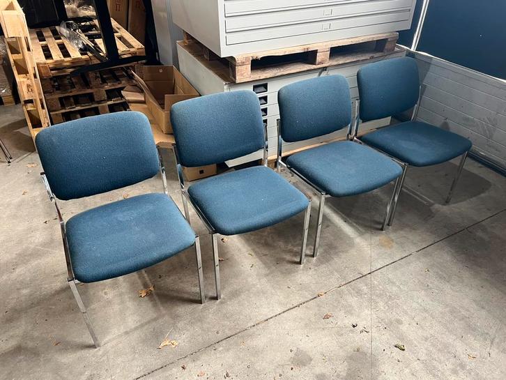 4 design stoelen vergaderstoelen Aspa Klober blauw stof, Huis en Inrichting, Stoelen, Zo goed als nieuw, Vijf, Zes of meer stoelen