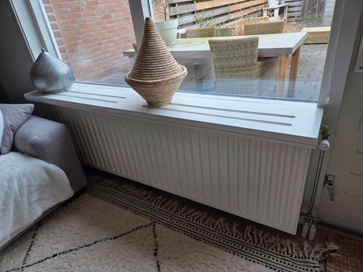 Vensterbank met sleuven 200 cm, Doe-het-zelf en Verbouw, Verwarming en Radiatoren, Zo goed als nieuw, Radiator, 30 tot 80 cm, 150 cm of meer