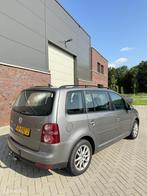 Volkswagen Touran 1.4 TSI *NETTE AUTO*6 BAK*NEW APK 11/2026, Auto's, Voorwielaandrijving, Stof, Gebruikt, Zwart