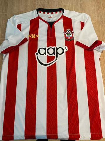 Southampton shirt beschikbaar voor biedingen