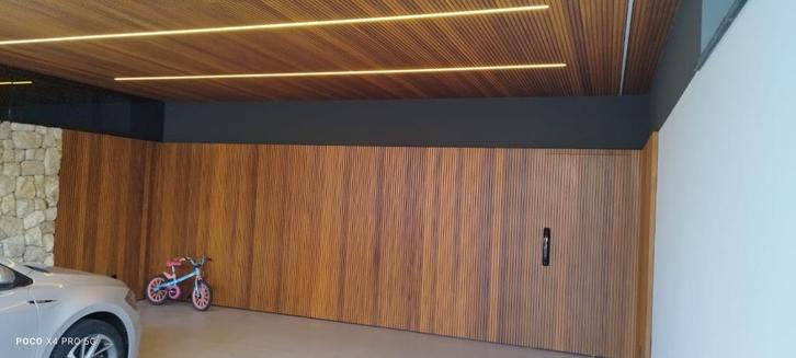 Garagedeur bekleden van 39€m2 frake thermowood ayous, Doe-het-zelf en Verbouw, Deuren en Horren, Nieuw, Garagedeur, 215 cm of meer