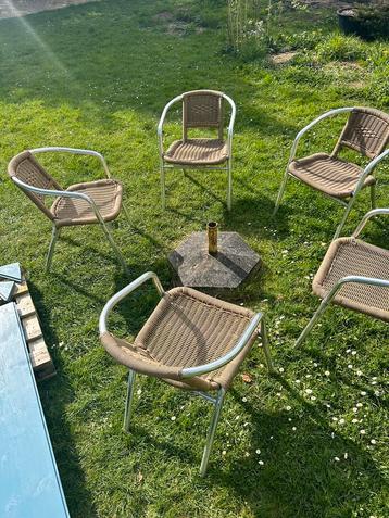 5 tuinstoelen beschikbaar voor biedingen