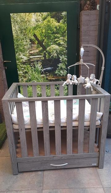 TWF grey box met lade.   beschikbaar voor biedingen