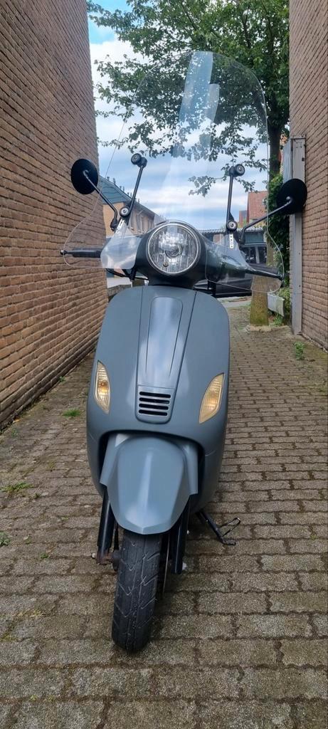 Agm scooter, Fietsen en Brommers, Snorfietsen en Snorscooters, Zo goed als nieuw, Overige merken, Ophalen