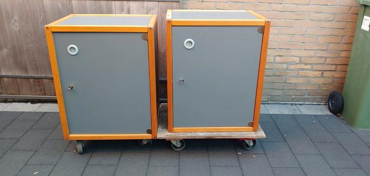 2x Stevige houten kastjes, Huis en Inrichting, Kasten | Lockerkasten, Gebruikt, Ophalen