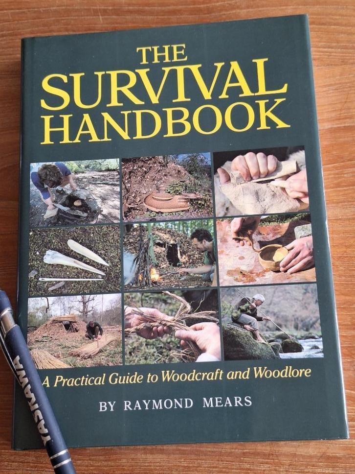 The Survival Handbook Hardcover – Ray Mears, Boeken, Oorlog en Militair, Zo goed als nieuw, Tweede Wereldoorlog, Ophalen of Verzenden