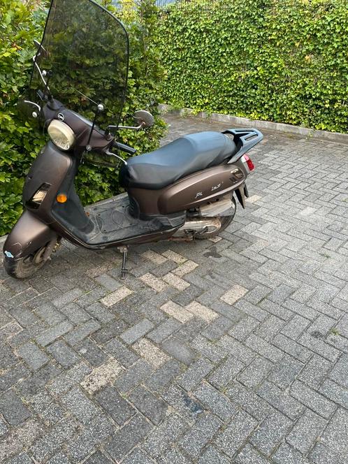 Opknapper/voor onderdelen. Sym fiddle 2 bouwjaar 2013, Fietsen en Brommers, Scooters | SYM, Gebruikt, Fiddle, Ophalen