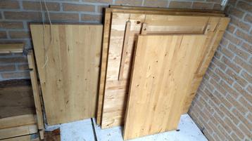 Massief Hout, beuken en olijf beschikbaar voor biedingen