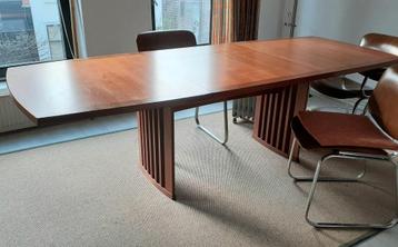 Skovby uitschuifbare tafel van 2600 naar 1450 naar 990 euro