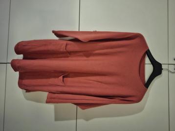 Trui/tuniek beschikbaar voor biedingen