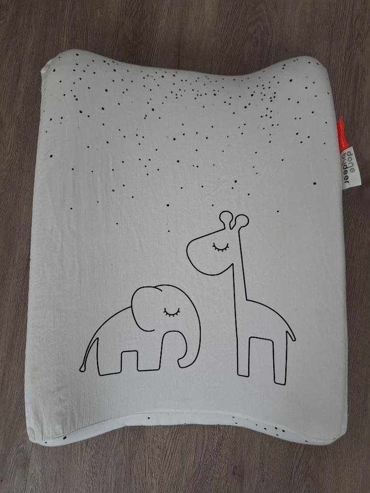 Done by Deer aankleedkussen - met hoes – verschoningskussen, Kinderen en Baby's, Badjes en Verzorging, Zo goed als nieuw, Aankleedkussen