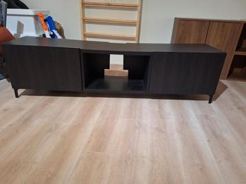 IKEA Besta kast met deurtjes - afbeelding 1