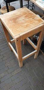 Houten Krukje met Metalen Versteviging, Huis en Inrichting, Stoelen, Ophalen, Gebruikt, Eén, Metaal