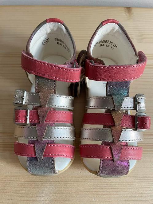 Kickers Bigkro metallic pink sandalen - maat 22, Kinderen en Baby's, Babykleding | Schoentjes en Sokjes, Nieuw, Meisje, Overige typen