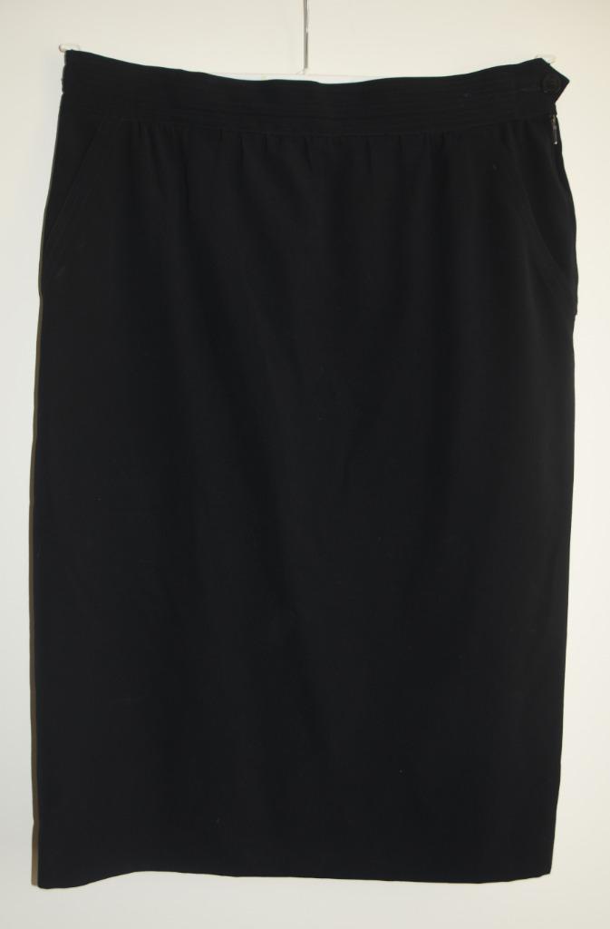 Zwarte Escada Rok mt 42 Margaretha Ley, Kleding | Dames, Rokken, Gedragen, Maat 42/44 (L), Zwart, Onder de knie, Ophalen of Verzenden