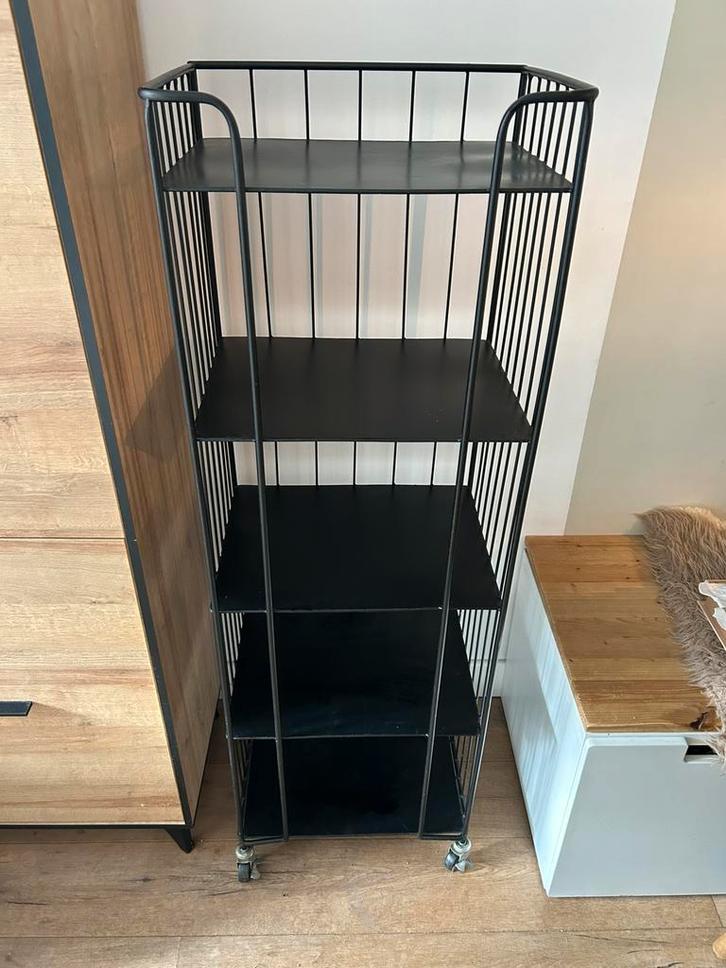 Zwart metalen bakkerskast op wieltjes, Huis en Inrichting, Kasten | Stellingkasten, Gebruikt, Ophalen