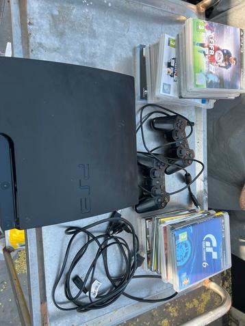 PS3 Slim + 2 Controllers + Games Playstation beschikbaar voor biedingen