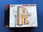 MiniArt	35526	RUINED HOUSE	1/35, Hobby en Vrije tijd, Modelbouw | Figuren en Diorama's, Ophalen of Verzenden, Nieuw, 1:35 tot 1:50