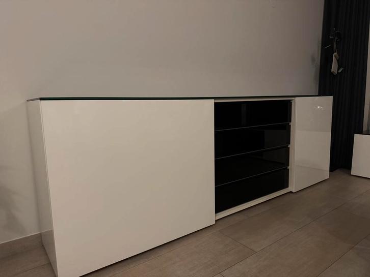 Design dressior zwart/wit, Huis en Inrichting, Kasten | Dressoirs, Zo goed als nieuw, 25 tot 50 cm, Ophalen