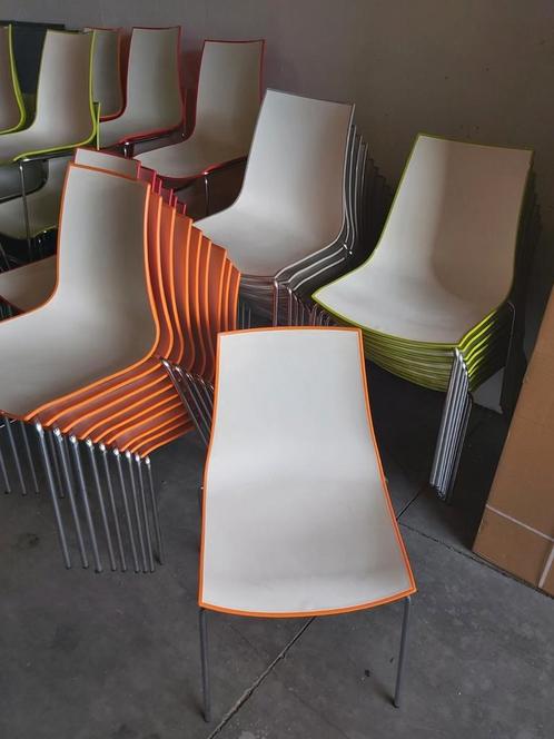 Pedrali 3D design stapelstoelen, Huis en Inrichting, Stoelen, Gebruikt, Vijf, Zes of meer stoelen, Kunststof, Metaal, Rood, Ophalen