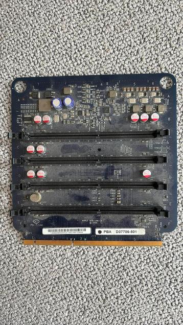 Apple Mac Pro Memory Riser Card 820-1981-A beschikbaar voor biedingen
