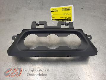 Dashboard deel van een Renault Trafic beschikbaar voor biedingen