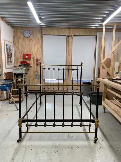 Antieken Gietstalen bedframe (1920's), Huis en Inrichting, Slaapkamer | Bedden, Gebruikt, Twijfelaar, 140 cm, 200 cm, Metaal, Zwart